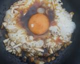 Foto langkah ke 2 dari resep Telur Ceplok Kecap Bumbu Instan.