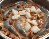 Foto del paso 6 de la receta: Guiso de bacalao y langostinos