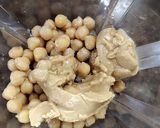 Foto del paso 1 de la receta: Brownie rubio o Blondie delicioso y saludable (con garbanzos)