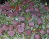Foto del paso 6 de la receta: Tortilla de arvejas con salchichas