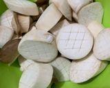 Hình bước làm 1 của món Nấm Đùi Gà Rim Me Chay