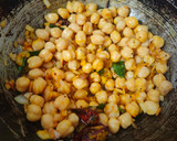 வெள்ளை கொண்டைக்கடலை சுண்டல்(sundal recipe in tamil) ரெசிபி ஸ்டேப் 3 புகைப்படம்