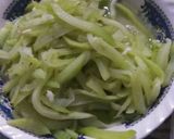 Foto langkah ke 2 dari resep Oseng labu Siam kilat.