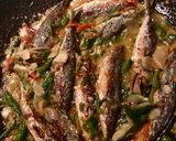 Foto langkah ke 3 dari resep Ikan cuek cabe ijo.