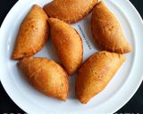 A picture of step 12 of Fried meatpie.