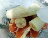 A picture of step 1 of Grapefruit Smoothies / Vegan.