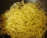A picture of step 20 of Authentic Vongole Bianco Clam Pasta.