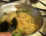 A picture of step 8 of Oyster Spaghetti.