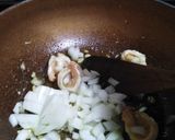 รูปขั้นตอนการทำที่ 2 ของ ข้าวผัดสับปะรด​กุ้งสด