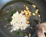 Foto del paso 1 de la receta: Merluza en salsa verde