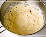 A picture of step 3 of Simple and Fluffy Matcha Muffins.