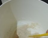 Foto langkah ke 2 dari resep Donat Gula Halus Simple (ulen tangan).