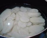Foto del paso 1 de la receta: Acelgas a la crema gratinadas con papas y queso