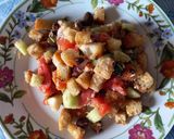 A picture of step 3 of Crunchy Panzanella.