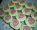 A picture of step 22 of A Bouquet of Rose Flower Cookies for Mother's Day.