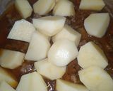A picture of step 3 of Aloo qeema.