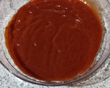 Foto del paso 3 de la receta: Pechugas rellenas con queso 🧀 y salsa roja