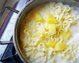 A picture of step 5 of HOT🌞CREAMY SAMYANG CHICKEN NOODLE.