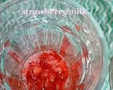 Foto langkah ke 2 dari resep Strawberry milk.
