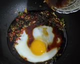 Foto langkah ke 4 dari resep Nasi Telur Ceplok Kecap.