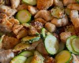 Foto del passaggio 2 della ricetta Bocconcini di pollo e zucchine