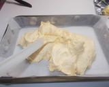 Cseresznyés kocka mandulamorzsával recept fázis 3 fotója