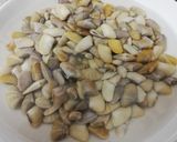 Foto del paso 1 de la receta: Coquinas al ajillo de Isla Canela⛱️