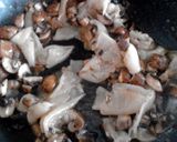 A picture of step 4 of Dinah Shore's Mushrooms & Sour Cream w\my variations.