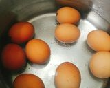 Hình bước làm 1 của món Trứng hoa