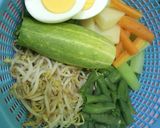 Foto langkah ke 1 dari resep Gado-Gado dengan Bumbu instan.