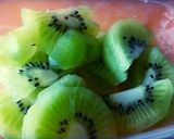 A picture of step 4 of Fruit explosion salad.