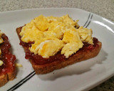 Foto del paso 5 de la receta: Tostada de mermelada y huevo
