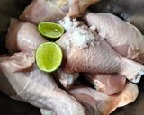Foto langkah ke 1 dari resep Ayam Ungkep Goreng Srundeng Bawang.