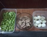 Foto langkah ke 2 dari resep Tumis baso udang telur puyuh.