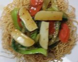A picture of step 4 of Crispy noodles and vegetables (vegetarian bird's nest).