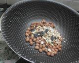 A picture of step 3 of Dry fruits heart.
