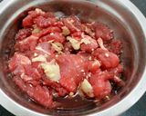Foto langkah ke 1 dari resep Hot Beef Teriyaki.