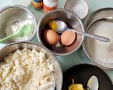 Foto langkah ke 1 dari resep Bolu Kukus Singkong.