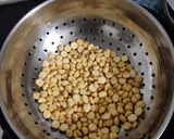 A picture of step 4 of Namkeen Chana dal.