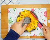 Foto langkah ke 6 dari resep Sambal Mangga Asam Manis Pedas 🥭🌶️ | Super Nikmat!.
