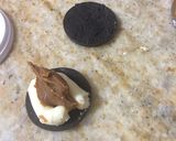 Foto del paso 7 de la receta: Alfajores oreo caseros bañados en chocolate