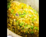 A picture of step 2 of Green beans & keema curry using restaurant style all-purpose gravy.