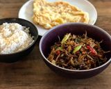 A picture of step 4 of Myulchi Bokkeum (Stir-fried Anchovies).