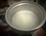 A picture of step 2 of Thai Rice soup with Prawns / Khao Tom Koong.