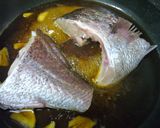 A picture of step 3 of Sweet 'n Spicy Sauce--Simply Simmered Sea Bream.