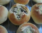 A picture of step 10 of Mushroom Gratin Bread.