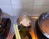 Foto langkah ke 2 dari resep Garang Asem Ayam dengan Pengganti Santan.