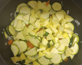 Foto del paso 3 de la receta: Curry verde de calabacín, manzana y soja texturizada