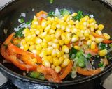 A picture of step 4 of Spring Onion & Red Capsicum Pasta.