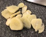Foto del paso 2 de la receta: Papas en salsa de yoghurt (Pellkartoffeln o papas a la alemana)